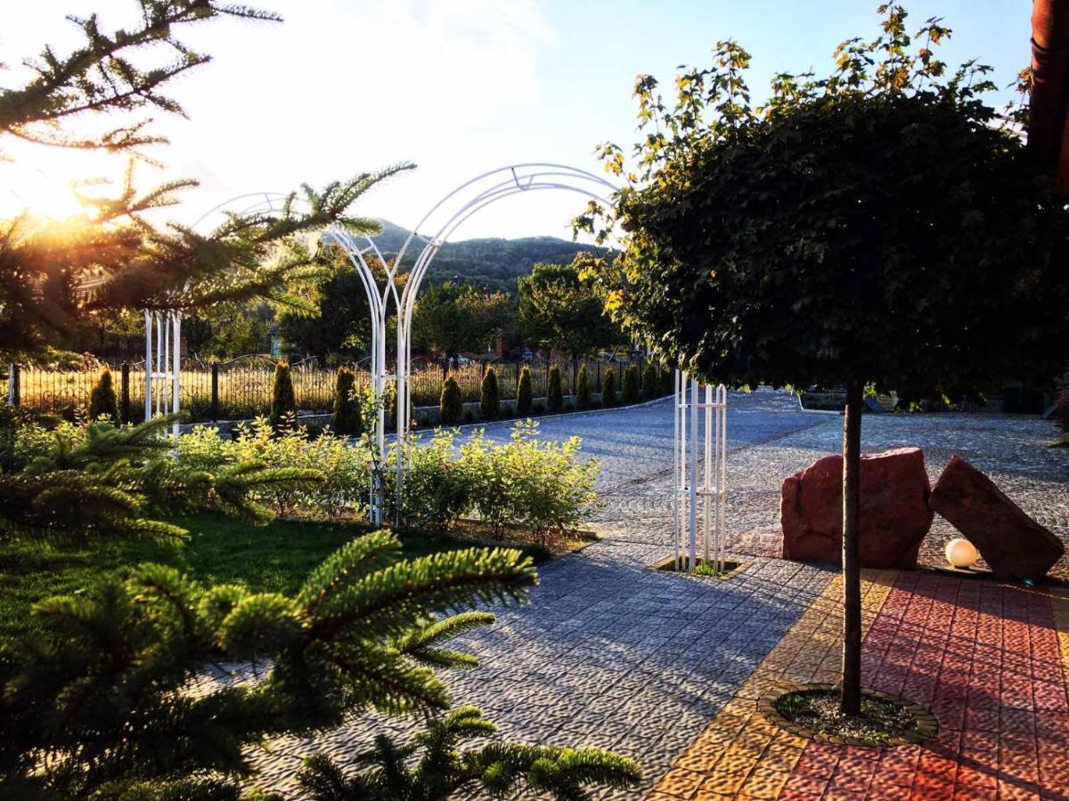 Gorodok Villa Myhove Dış mekan fotoğraf